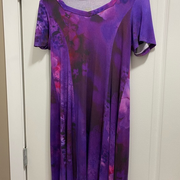 Mid length dress - Picture 2 of 2